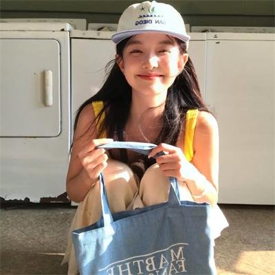 穿着旗袍的女孩
